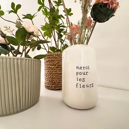 Romantic Nest - Authentic - Watt Road *