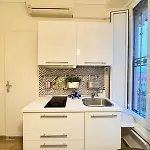 Romantic Nest - Authentic - Watt Road Apartament *